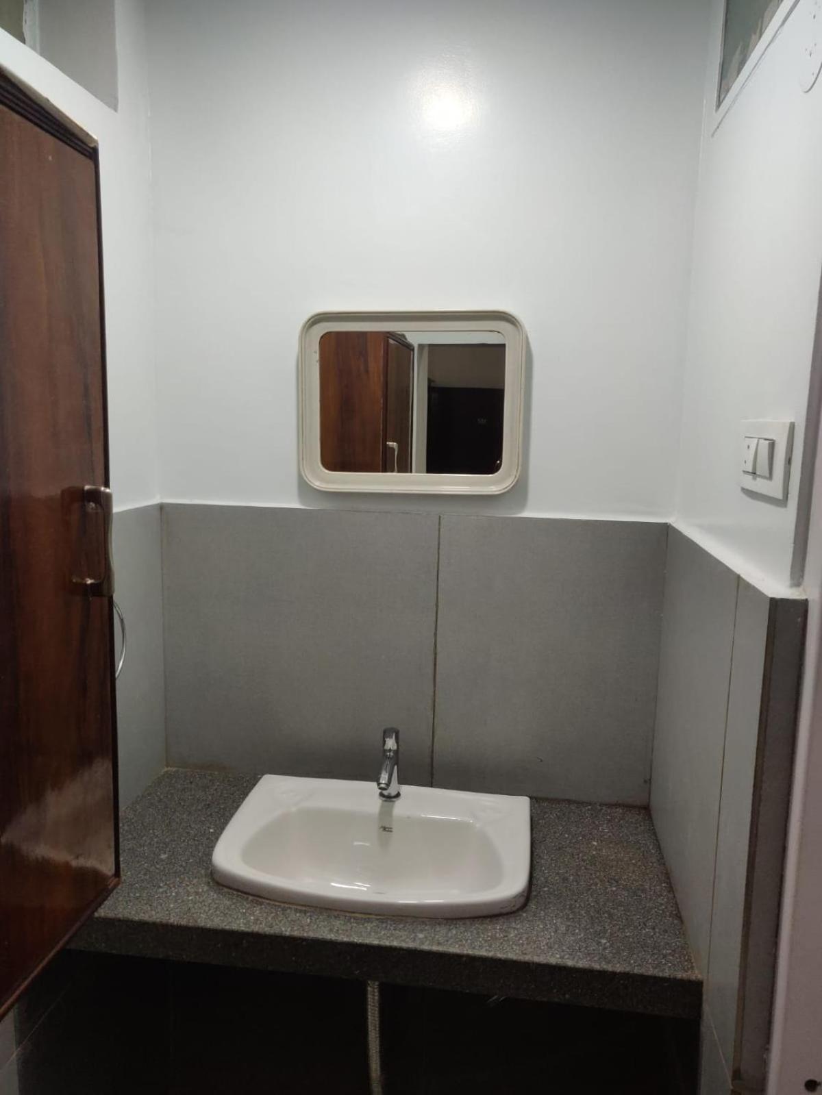 Hotel Parth Residency Kolhapur Eksteriør bilde